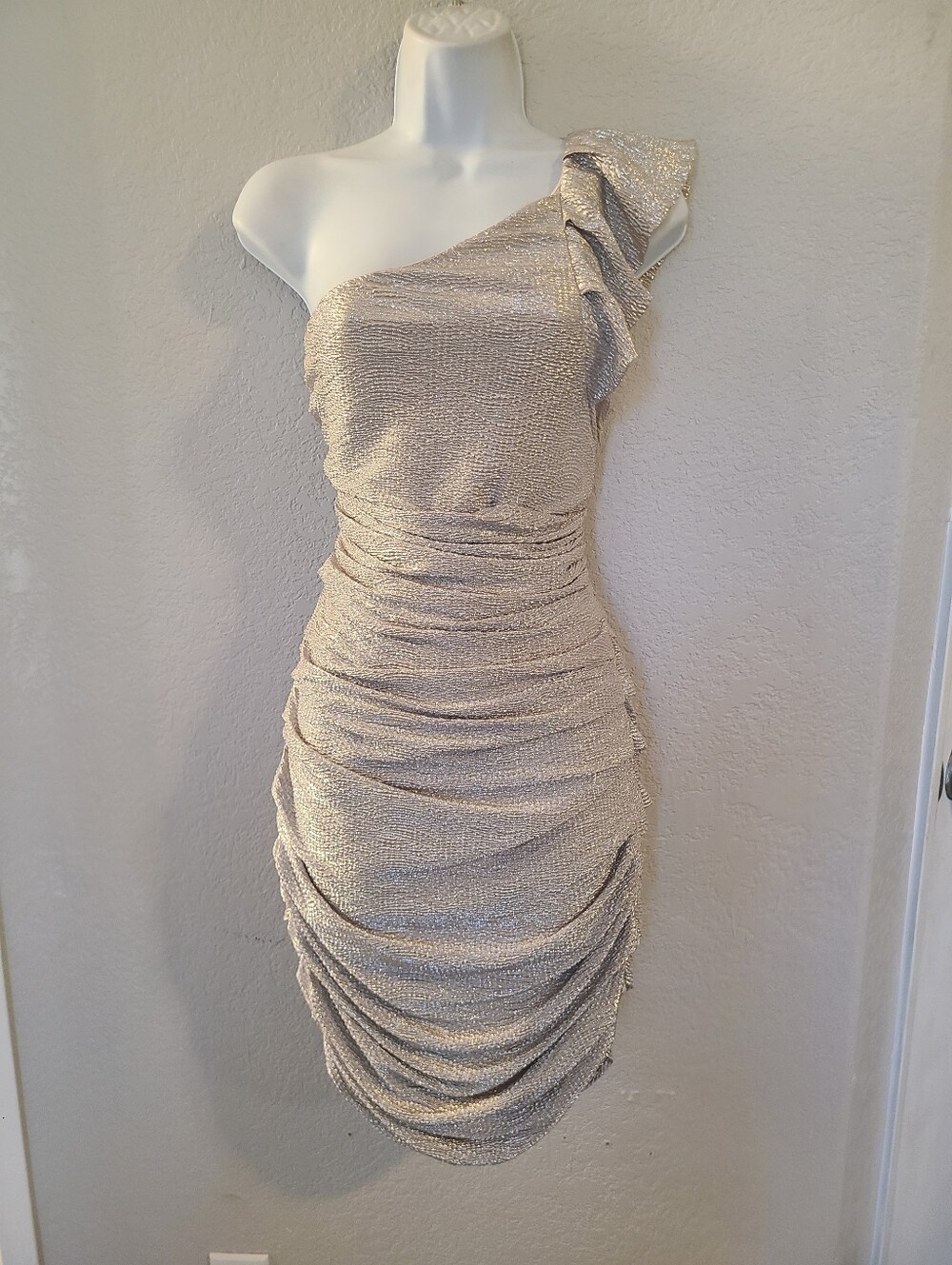 EXPRESS Ruffled One-Shoulder Ruched Metallic Bodycon Mini Dress Cocktail Sparkle - Picture 3 of 9